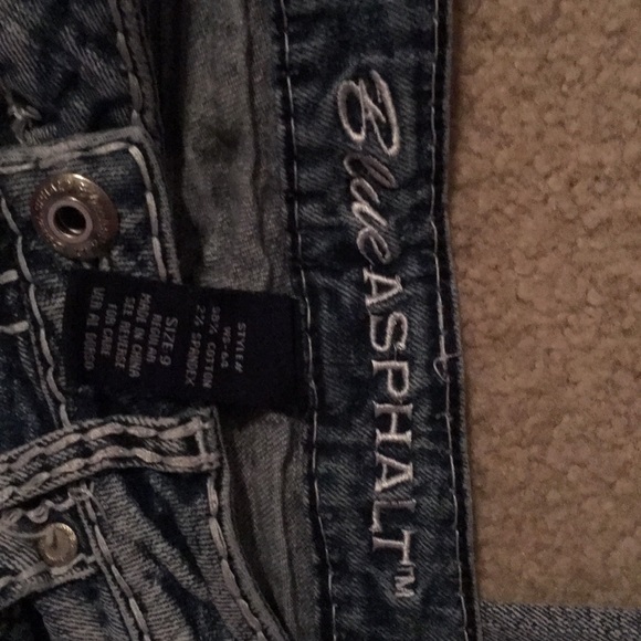 Blue Asphalt Light Wash Jeans - Picture 5 of 5